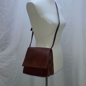 maurizio taiuti brown leather croc embossed crossbody purse bag shouler